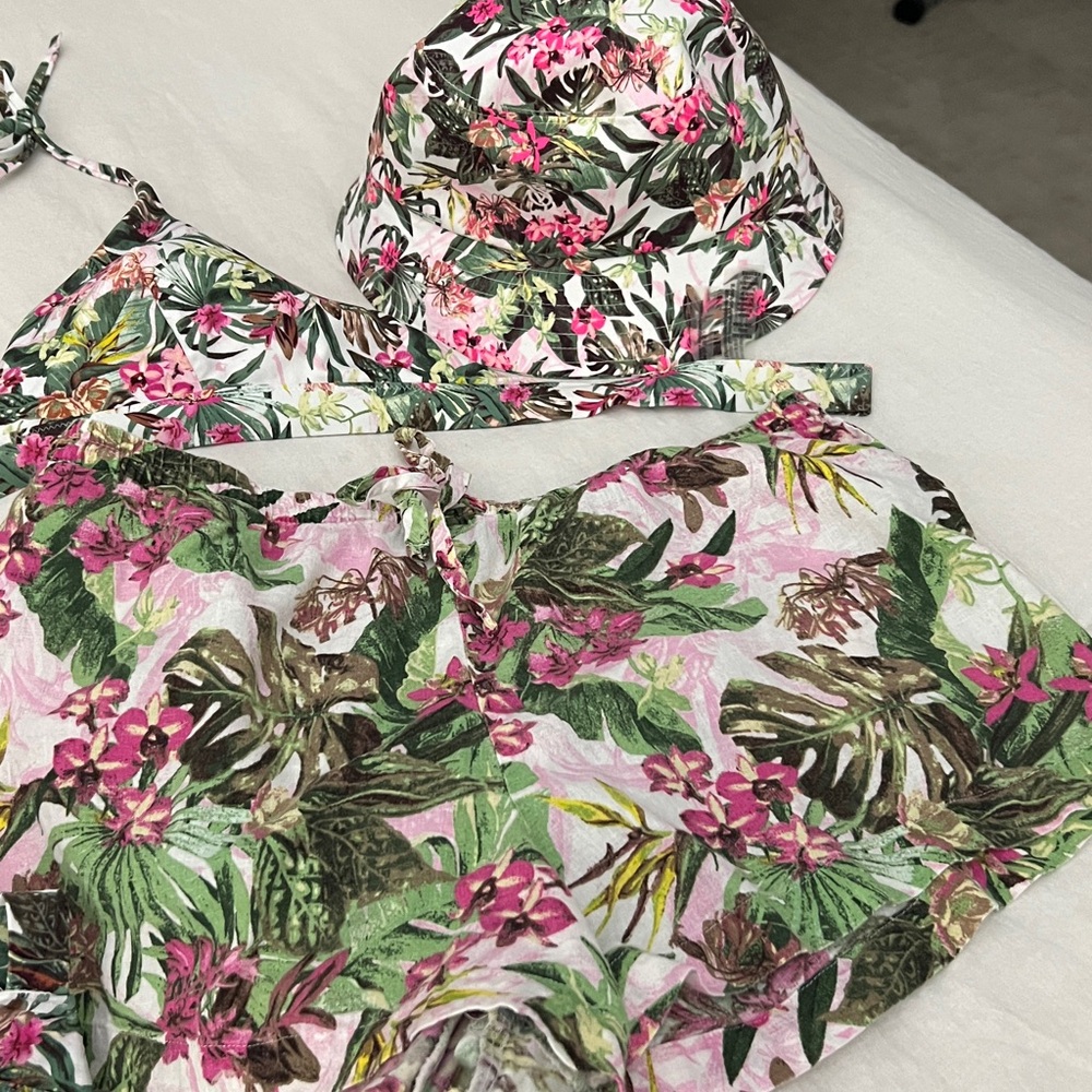 4 pc Victoria's Secret Floral Tropical Print Bikini Set in Pink, Green, White - Picture 2 of 14